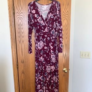 Motherhood Maternity maxi dress size M.